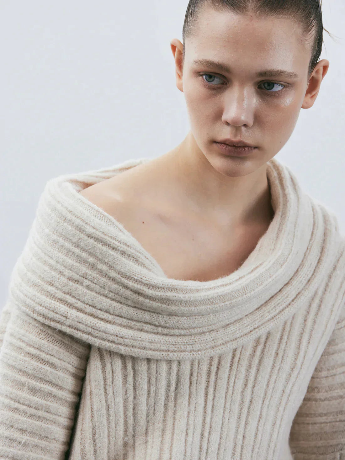 Josephine | Oversized knitted sweater with high roll