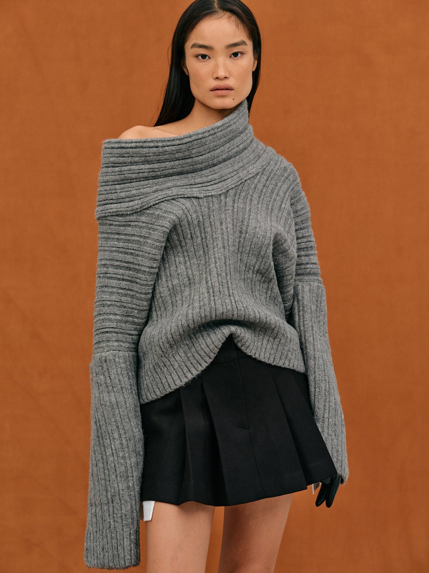 Josephine | Oversized knitted sweater with high roll