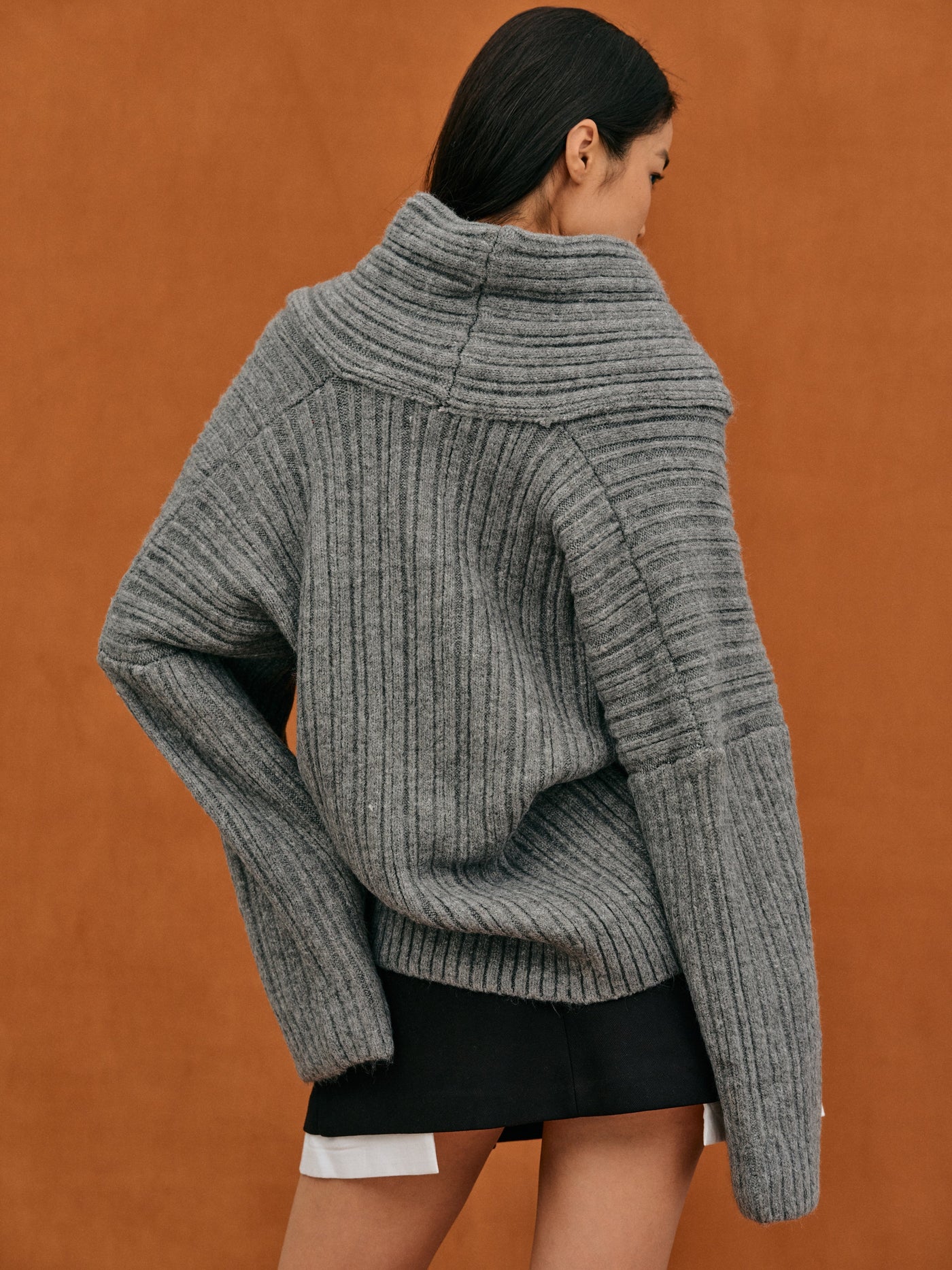 Josephine | Oversized knitted sweater with high roll