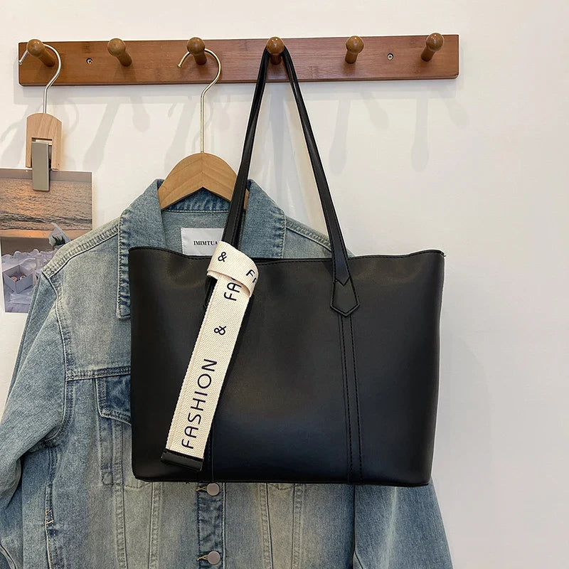 Luxe Black Shoulder Bag | Stylish Shoulder Bags for Women 1