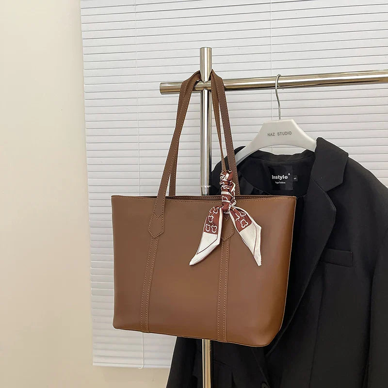 Luxe Black Shoulder Bag | Stylish Shoulder Bags for Women 2