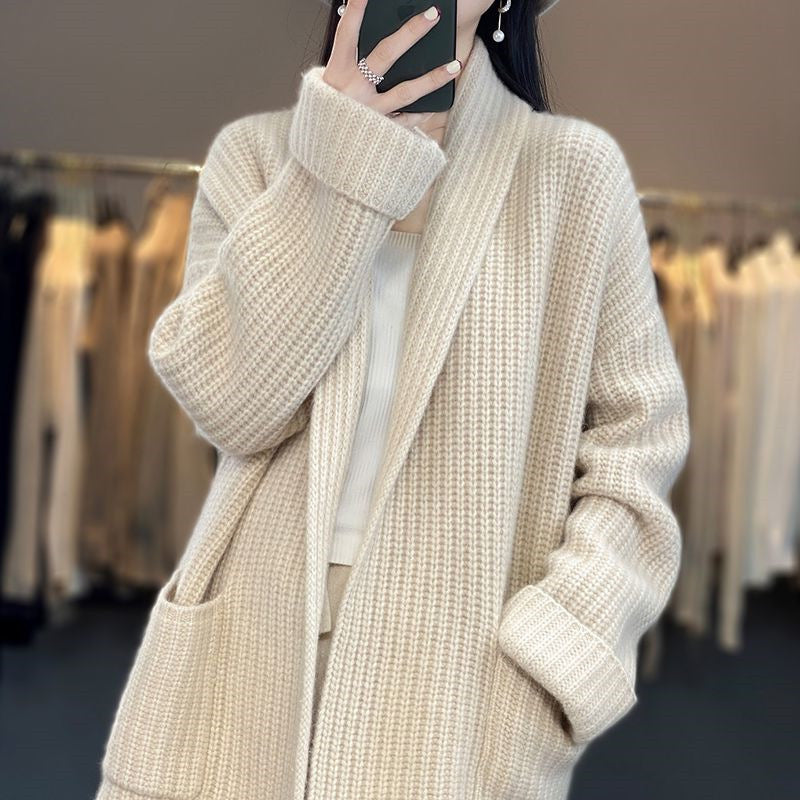 Christin | Fashionable long cardigan with V neck