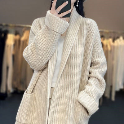 Christin | Fashionable long cardigan with V neck