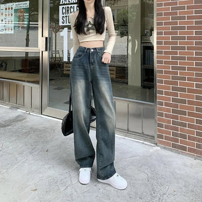 Claudia | classic and vintage style baggy jeans