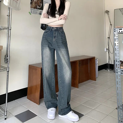 Claudia | classic and vintage style baggy jeans