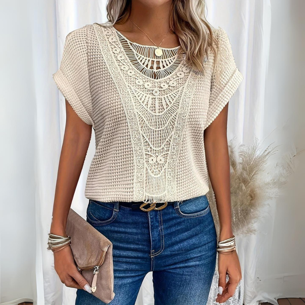 Ava | Chic and elegant lace top