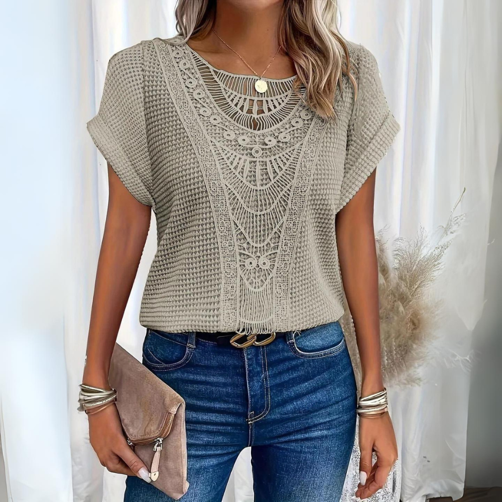 Ava | Chic and elegant lace top
