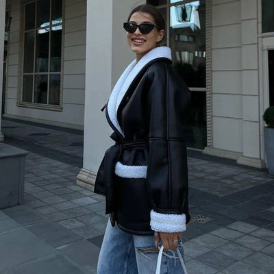 Johanna | Fitted jacket with belt