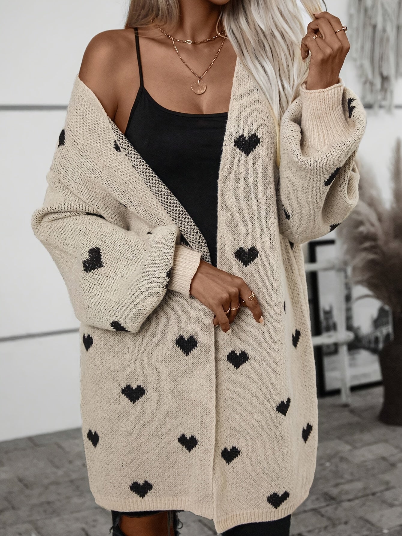 Johanna | Playful cardigan with heart pattern