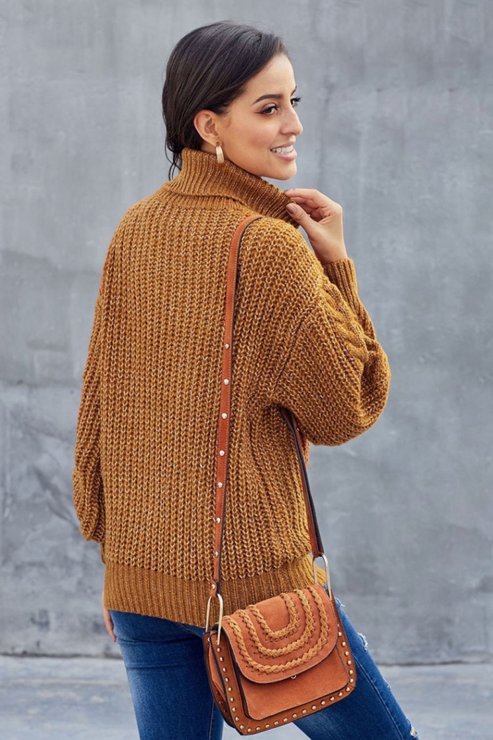 Laura | Chunky cable knit turtleneck sweater