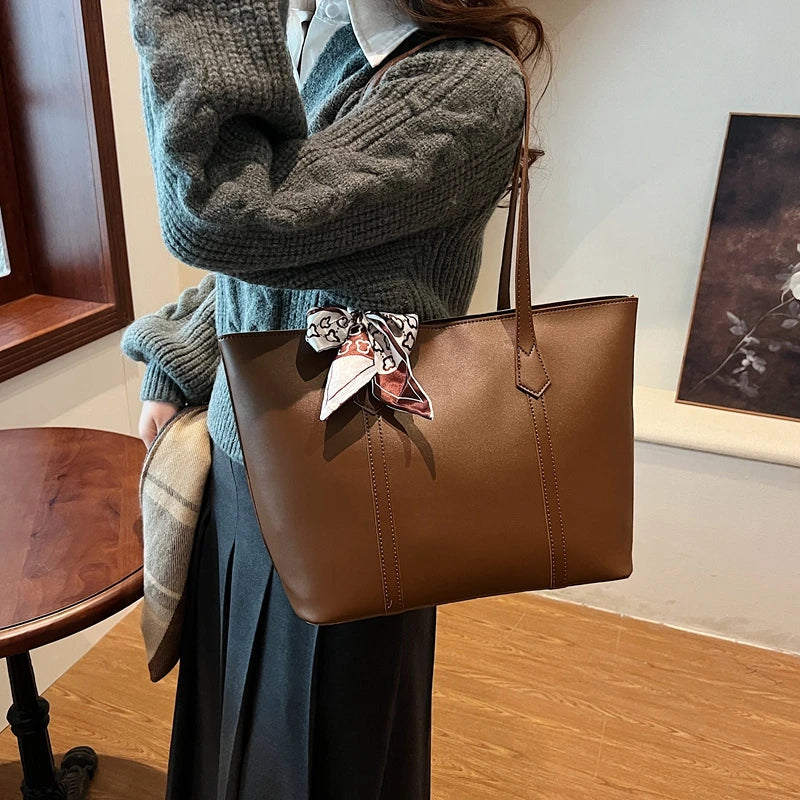 Luxe Black Shoulder Bag | Stylish Shoulder Bags for Women 3