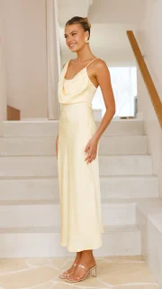 Sabine | Elegant with belts and crossed Rob