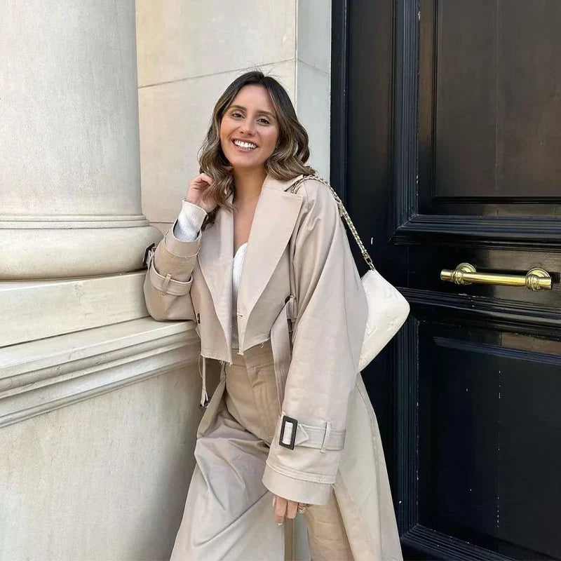 Stephanie | Elegant short trench coat