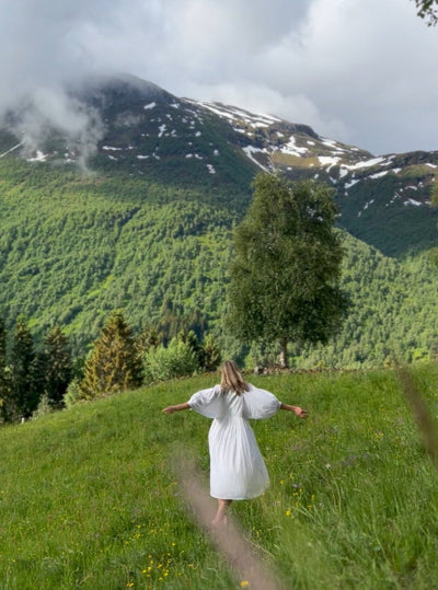 Annie | Long Sleeve Midi Dress