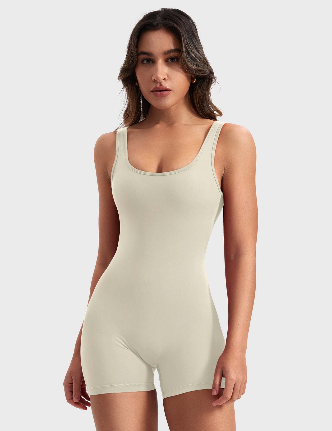 Arabella | Trendy one-piece suit with V-back