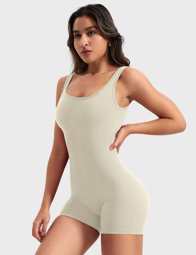 Arabella | Trendy one-piece suit with V-back